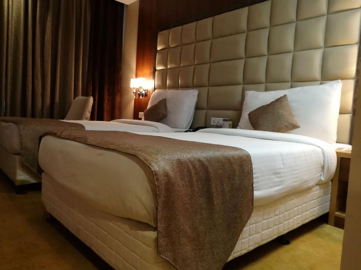 Hide Away Suites Noida Extérieur photo