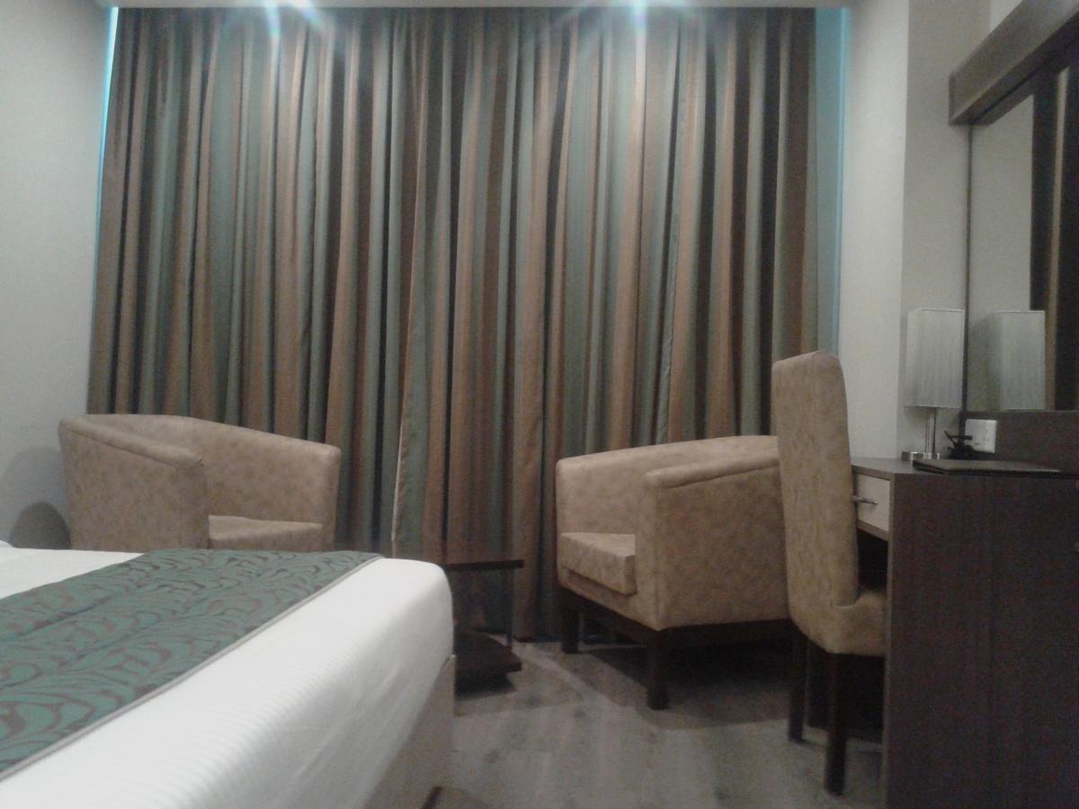Hide Away Suites Noida Extérieur photo