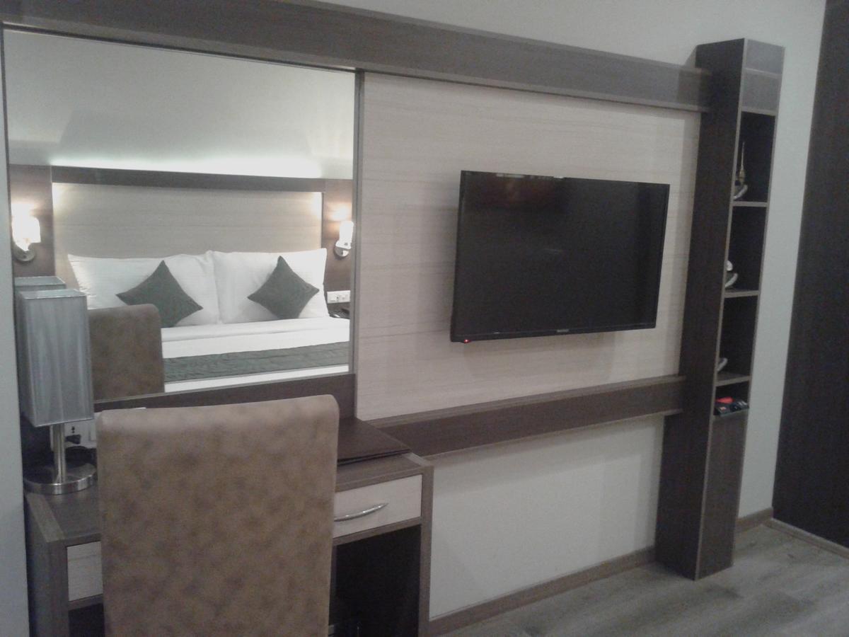 Hide Away Suites Noida Extérieur photo