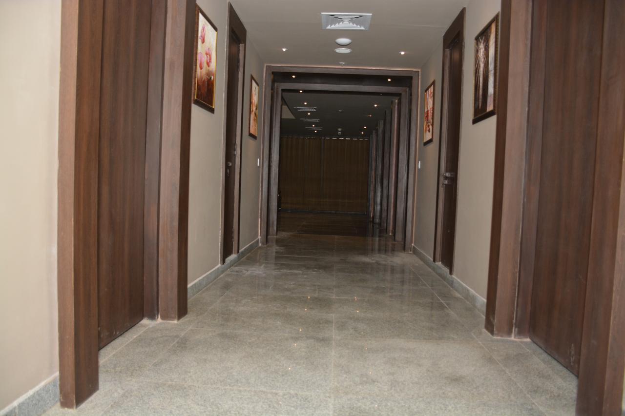 Hide Away Suites Noida Extérieur photo