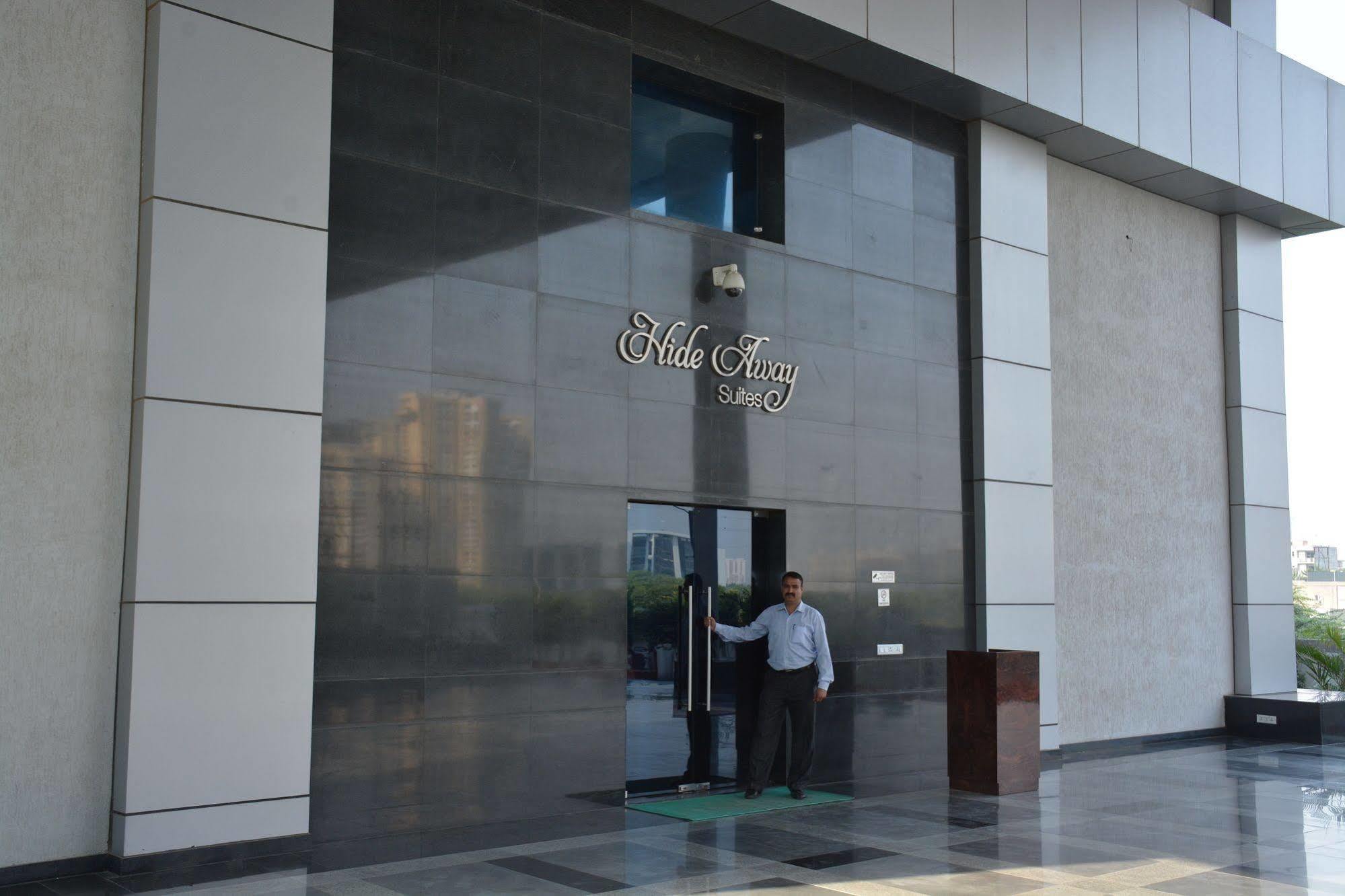 Hide Away Suites Noida Extérieur photo